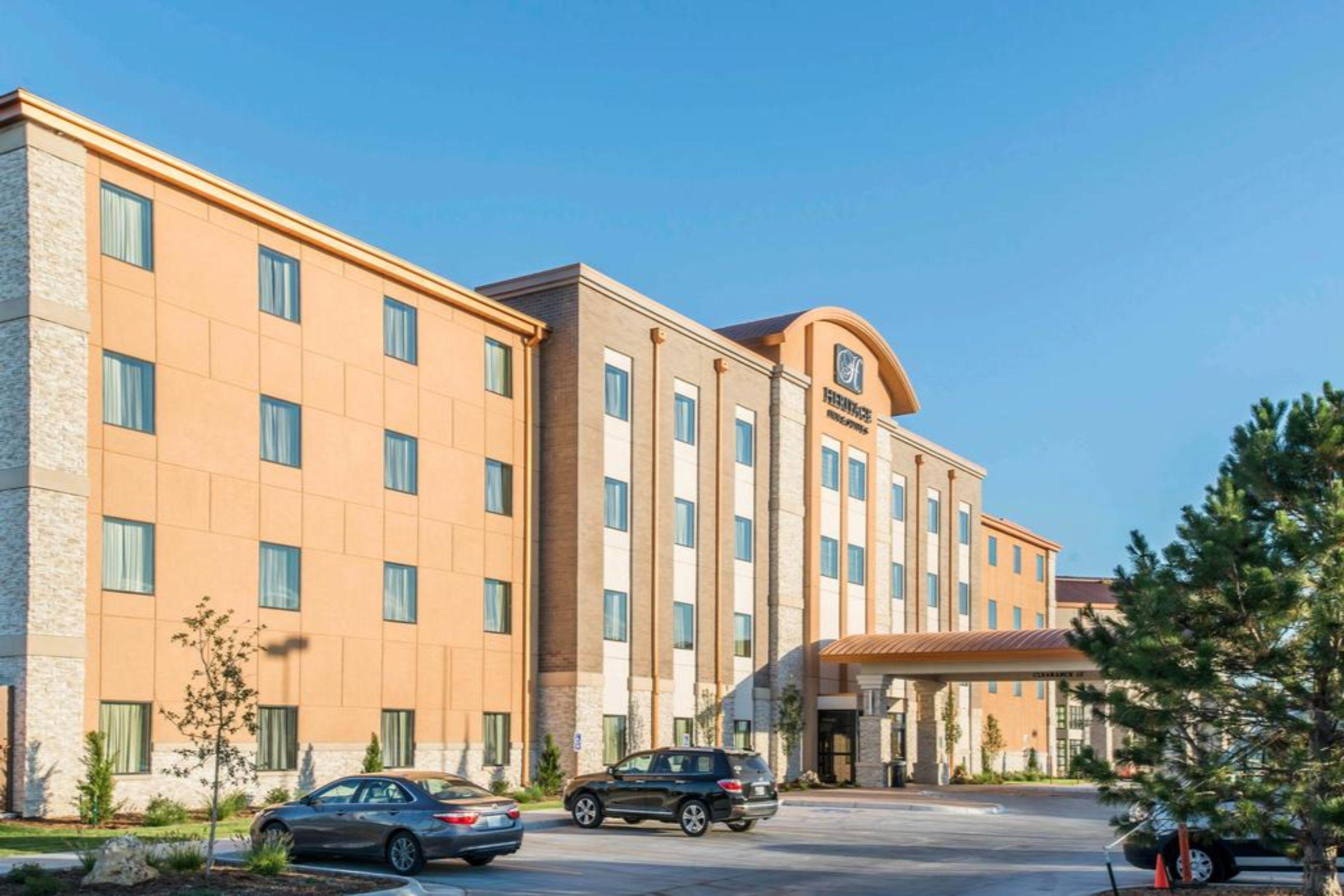 The Heritage Inn & Suites, Ascend Hotel Collection Garden City Bagian luar foto