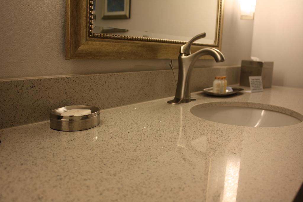 The Heritage Inn & Suites, Ascend Hotel Collection Garden City Bagian luar foto
